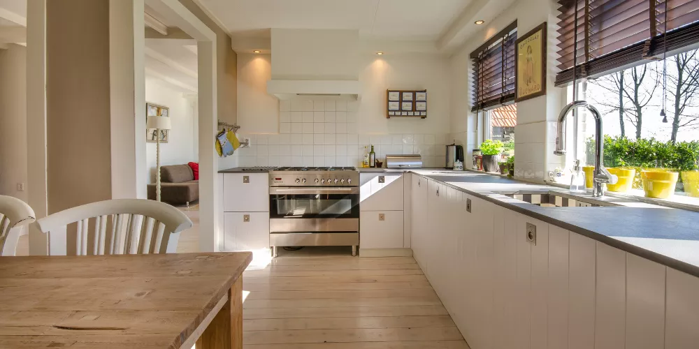  Clean a 2000 Sq Ft House